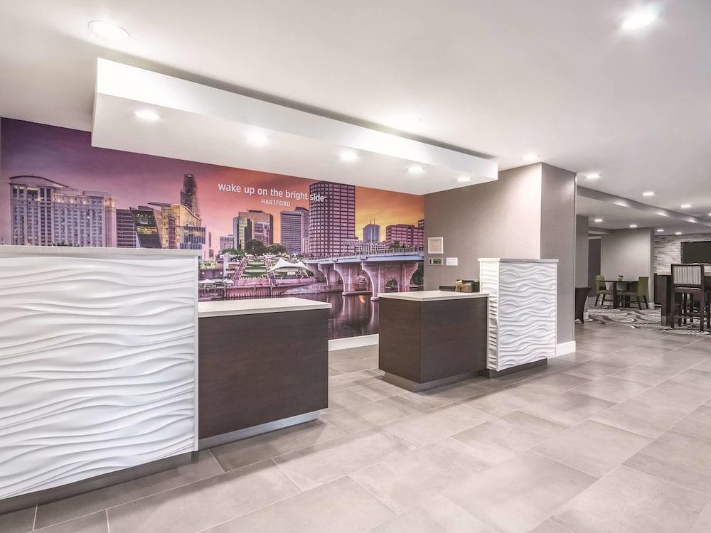 La Quinta By Wyndham Hartford Bradley Airport Hotel Windsor Locks Bagian luar foto