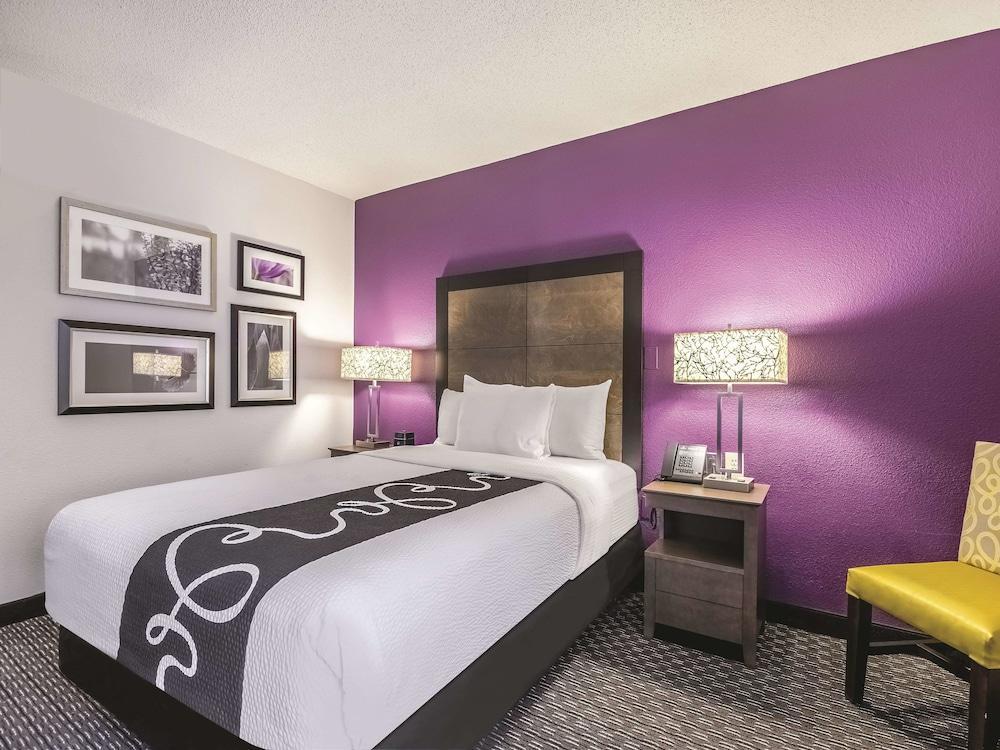 La Quinta By Wyndham Hartford Bradley Airport Hotel Windsor Locks Bagian luar foto