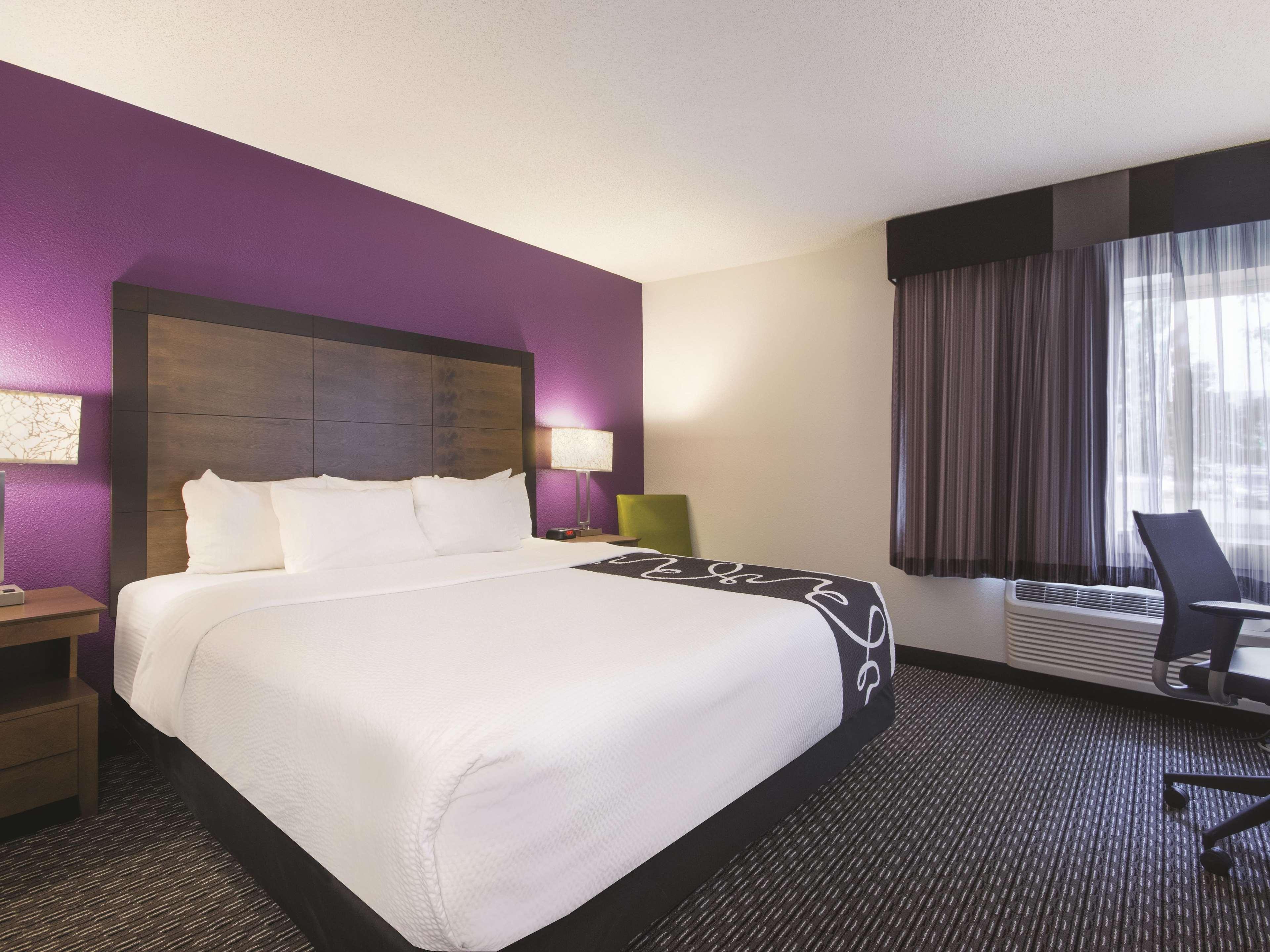 La Quinta By Wyndham Hartford Bradley Airport Hotel Windsor Locks Bagian luar foto