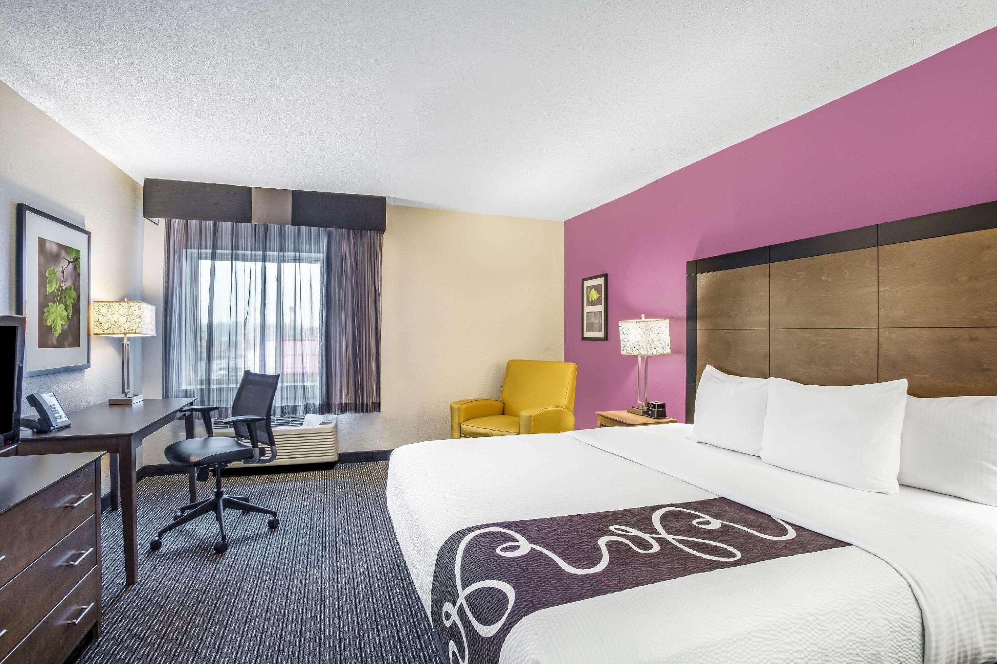 La Quinta By Wyndham Hartford Bradley Airport Hotel Windsor Locks Bagian luar foto
