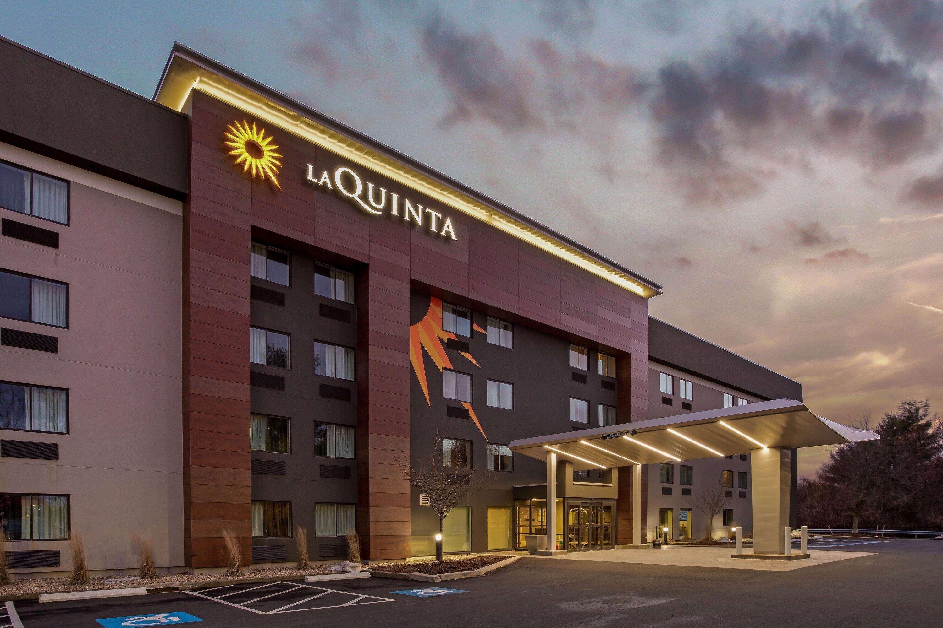 La Quinta By Wyndham Hartford Bradley Airport Hotel Windsor Locks Bagian luar foto
