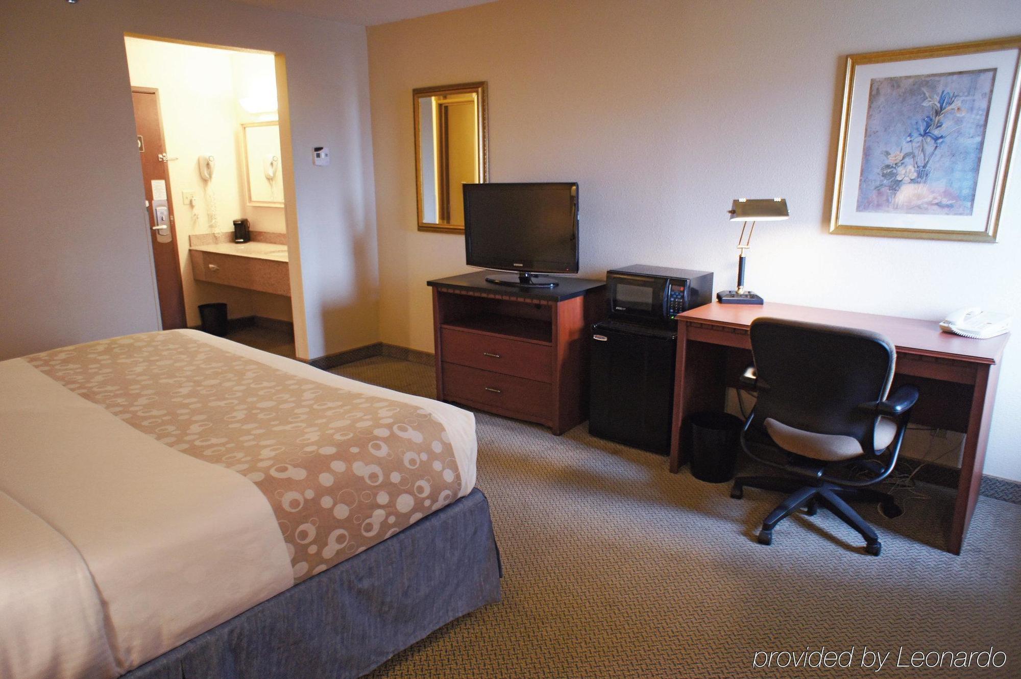 La Quinta By Wyndham Hartford Bradley Airport Hotel Windsor Locks Bagian luar foto