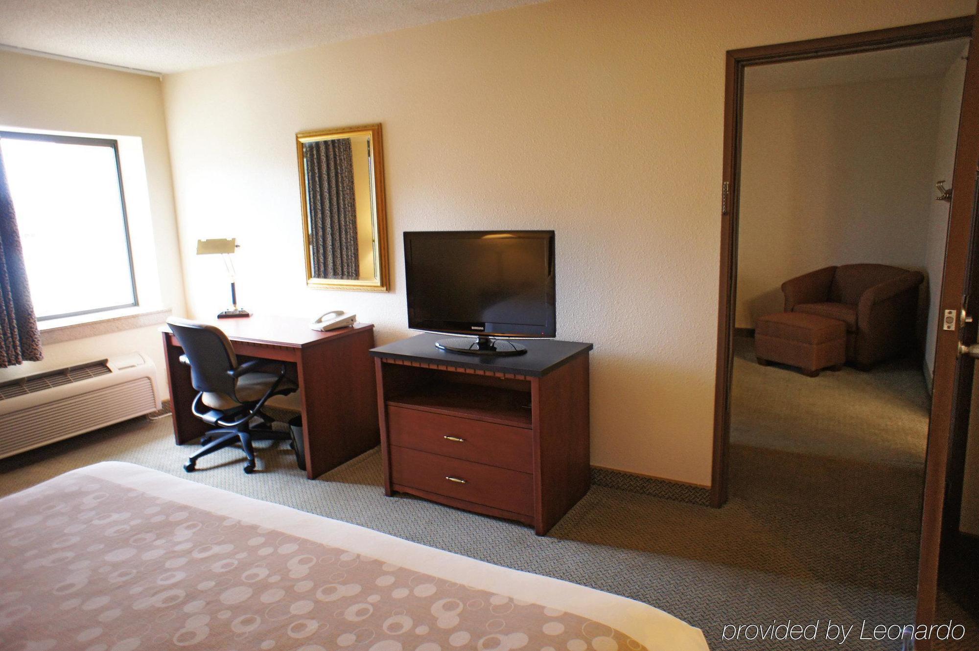 La Quinta By Wyndham Hartford Bradley Airport Hotel Windsor Locks Bagian luar foto