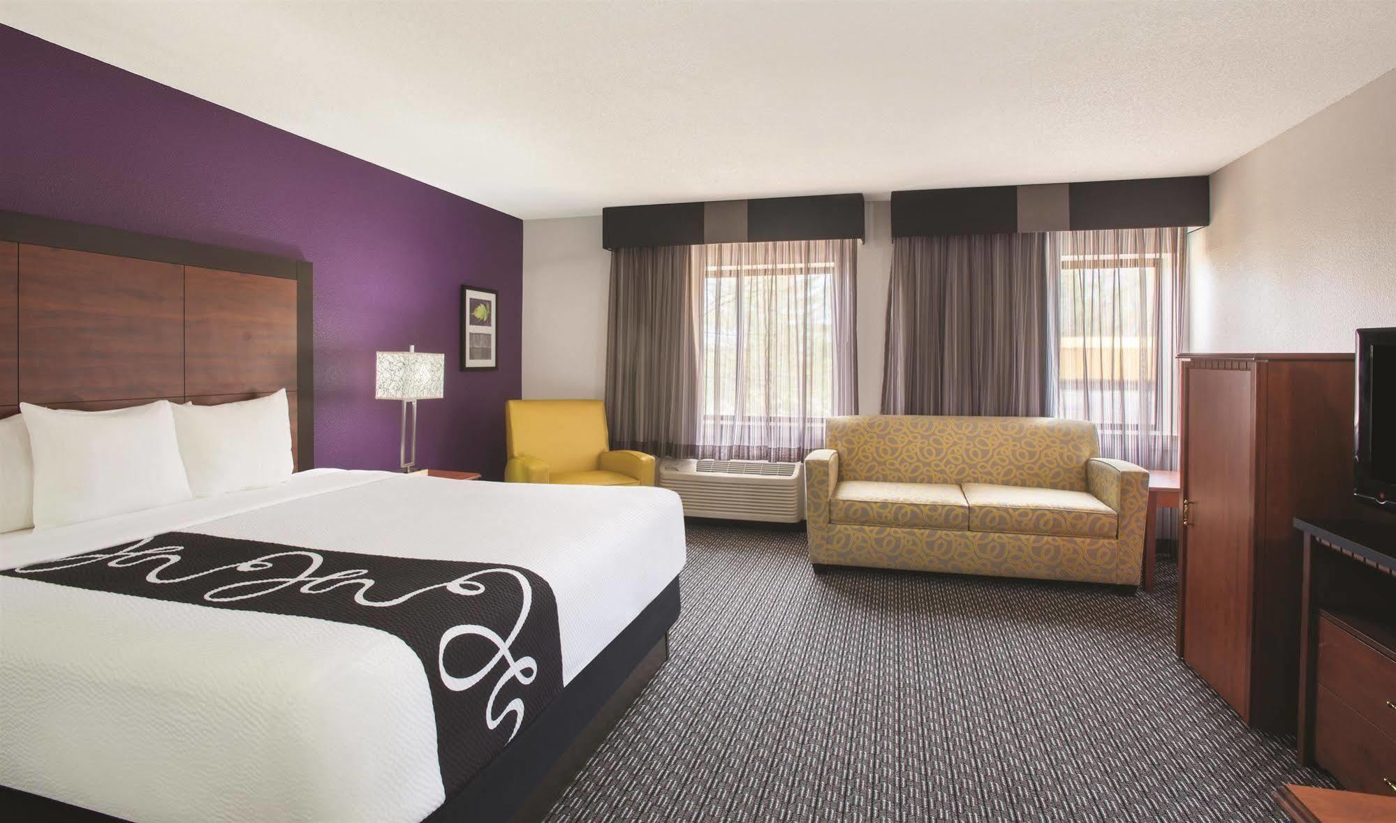 La Quinta By Wyndham Hartford Bradley Airport Hotel Windsor Locks Bagian luar foto