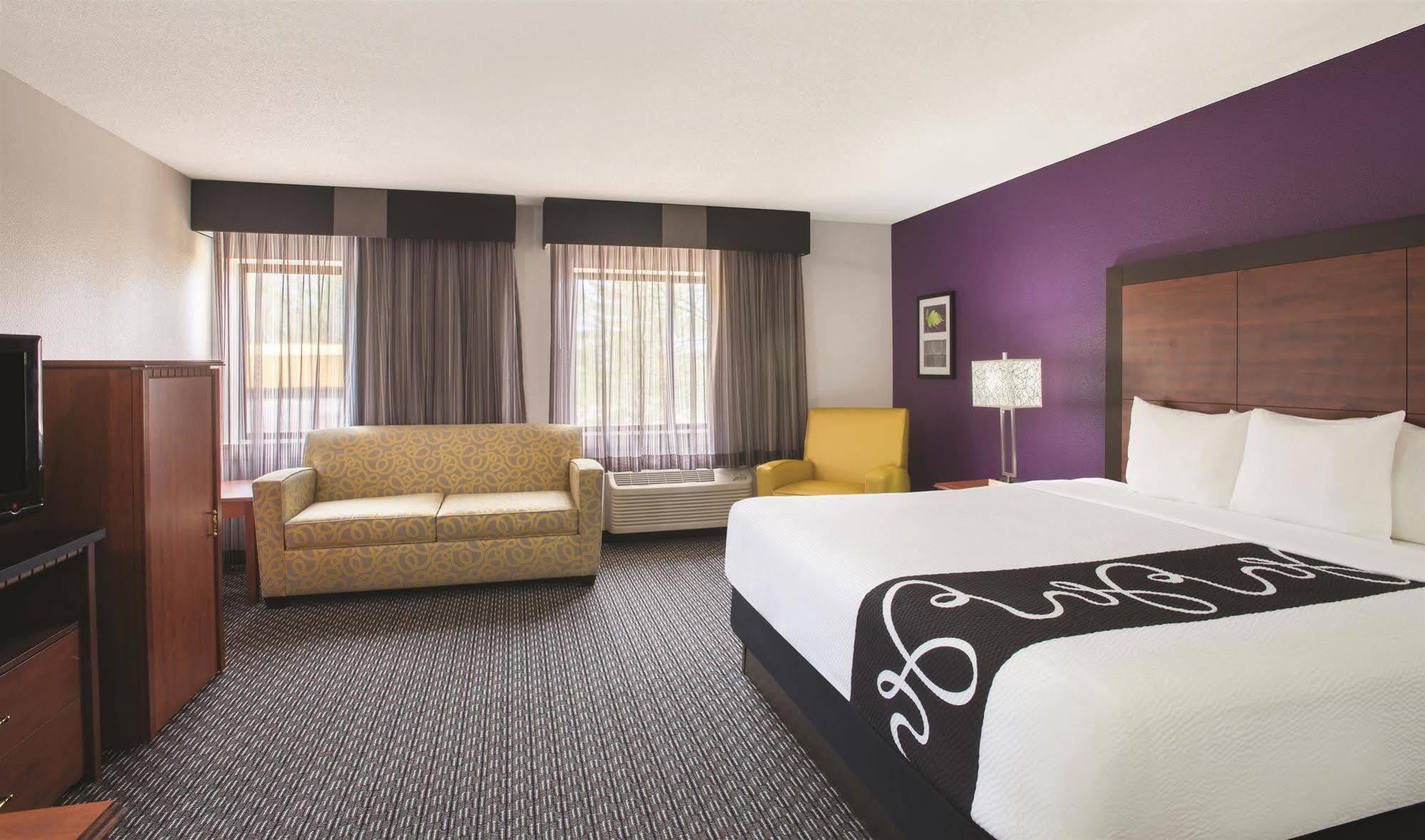 La Quinta By Wyndham Hartford Bradley Airport Hotel Windsor Locks Bagian luar foto